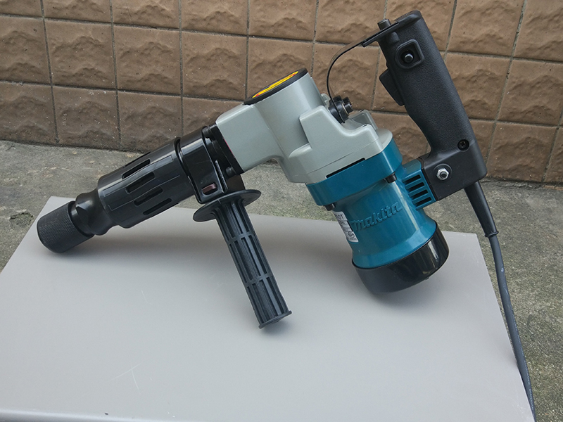 Ưu điểm nổi bật của M&aacute;y đục b&ecirc; t&ocirc;ng Makita HM0810T 900W