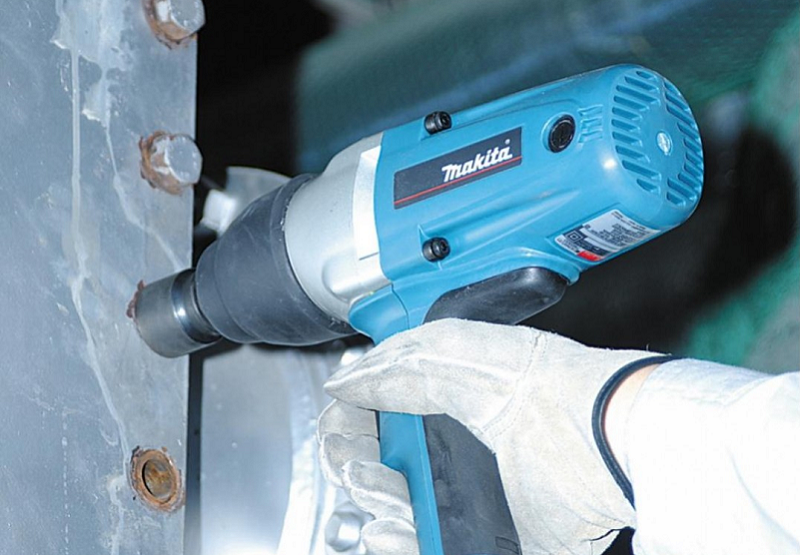 Đặc điểm nổi bật của m&aacute;y siết bu l&ocirc;ng chạy pin Makita TW0200