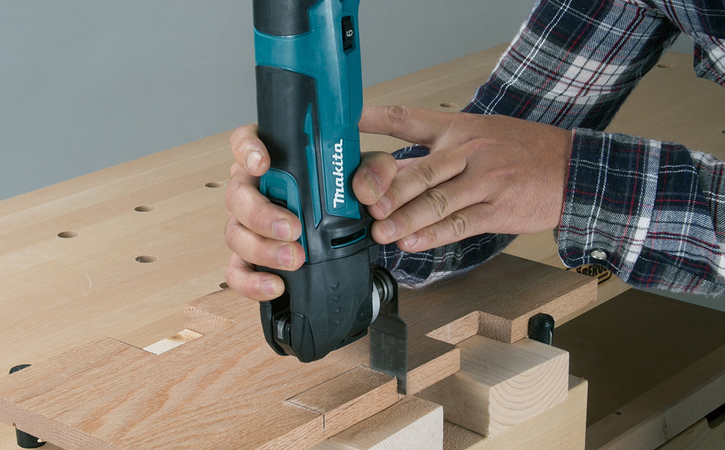Điểm thu h&uacute;t m&agrave; bạn n&ecirc;n chọn M&aacute;y đa năng d&ugrave;ng pin Makita TM30DSYE