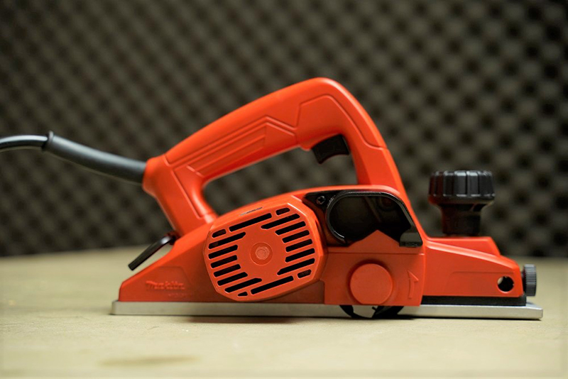 Đặc điểm nổi bật của m&aacute;y b&agrave;o gỗ Maktec MT192